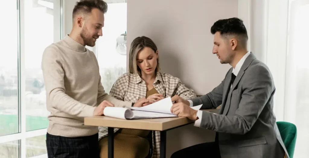 Estudio de Títulos: ¿Qué es?, su Importancia y Cómo Realizarlo Correctamente 11 Contratos Utilizados